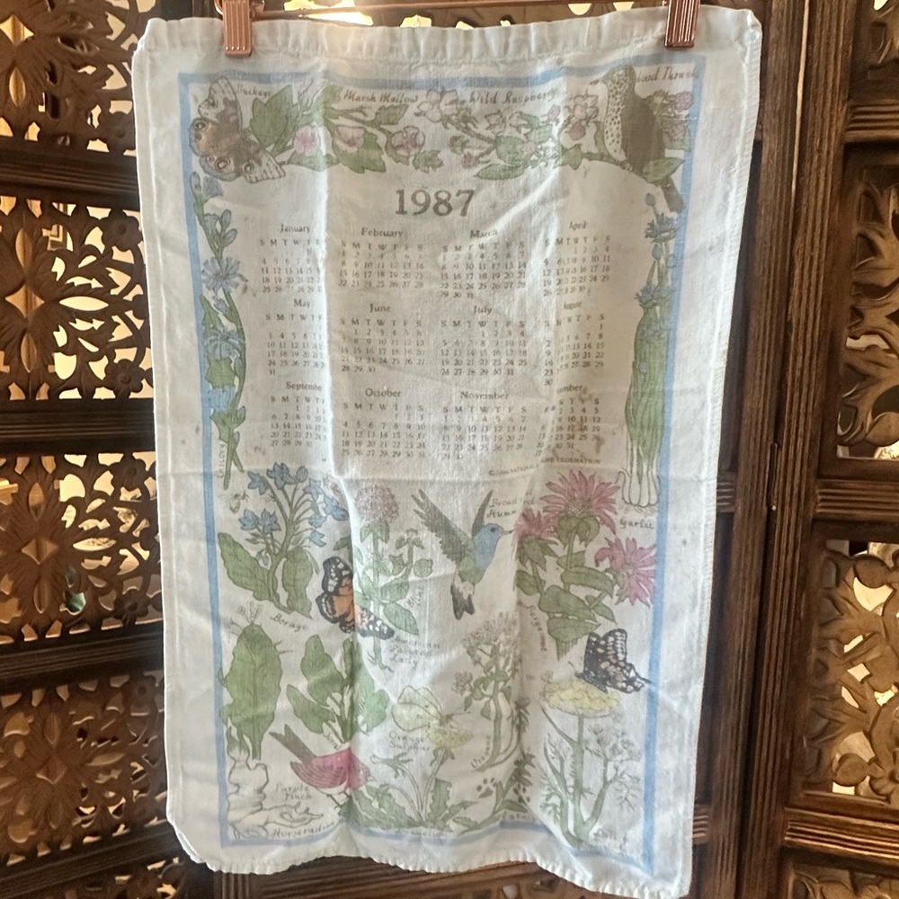 Vintage 1987 Floral & Fauna / Birds, Butterflies  & Blooms Calendar Tea Towel.